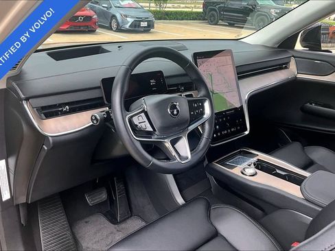Used 2025 Volvo EX90 Plus AWD/4WD image 16