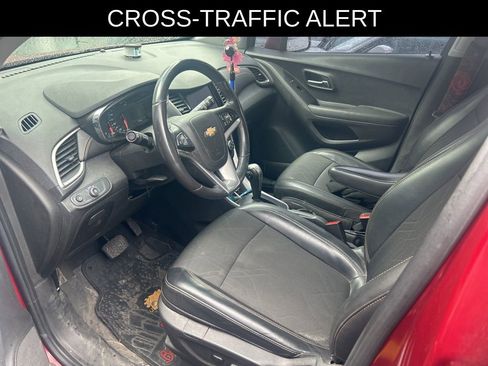 Used 2020 Chevrolet Trax LT w/ Driver Confidence Package image 13