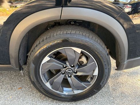 Used 2025 Nissan Rogue SV image 27