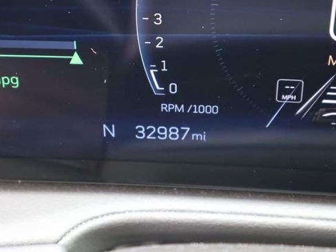 Used 2025 Cadillac XT4 Premium Luxury FWD image 10