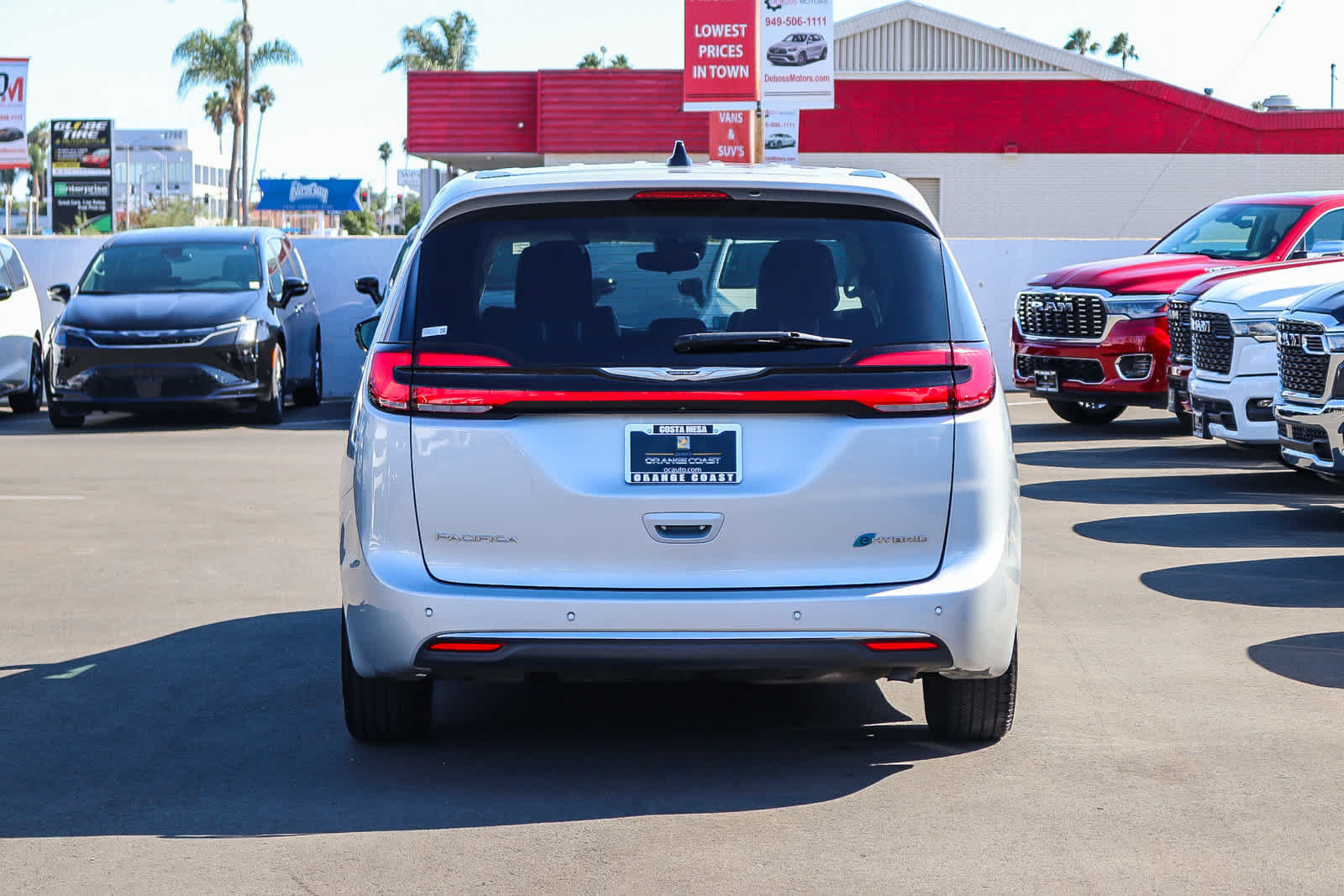Used 2024 Chrysler Pacifica Limited FWD image 5