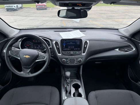 Used 2025 Chevrolet Malibu LT FWD image 7