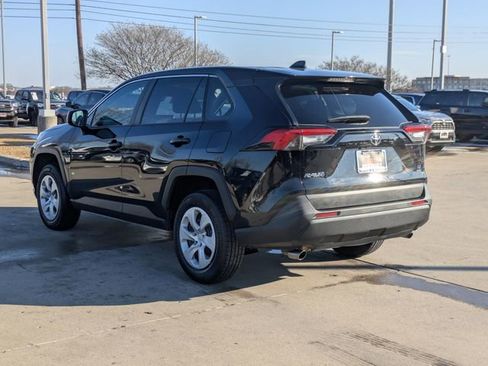 Used 2024 Toyota RAV4 LE image 7