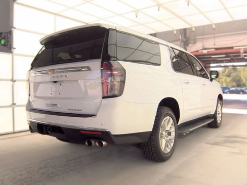Used 2023 Chevrolet Suburban Premier RWD image 4