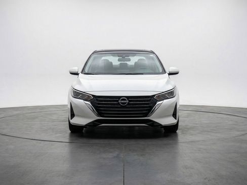 Used 2025 Nissan Sentra SV image 2