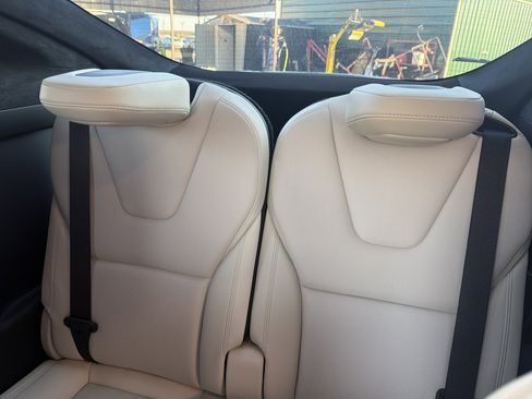 Used 2023 Tesla Model X Plaid image 5