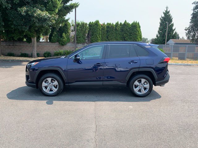 Used 2024 Toyota RAV4 XLE AWD/4WD image 2