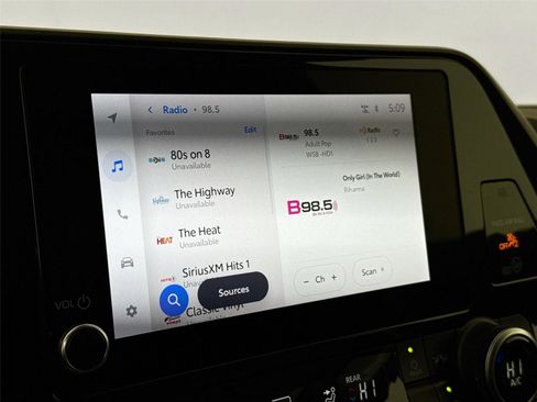 Used 2024 Toyota Highlander LE image 22