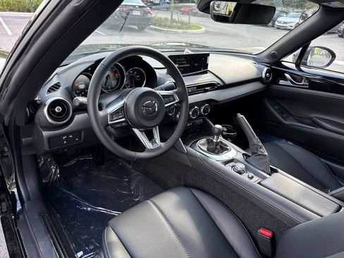 New 2026 MAZDA MX-5 Miata RF Grand Touring RWD image 18