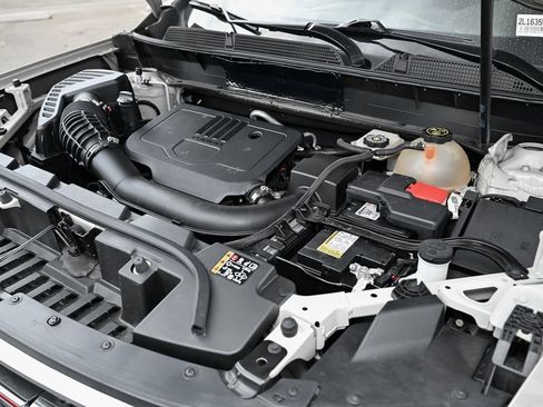 Used 2022 GMC Acadia SLE FWD image 15