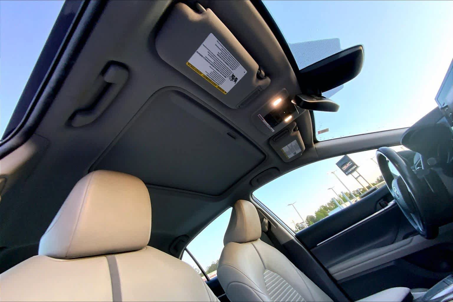 Used 2022 Toyota Camry SE w/ Convenience Package FWD image 13