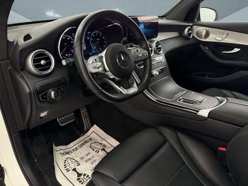 Used 2021 Mercedes-Benz GLC 300 image 4