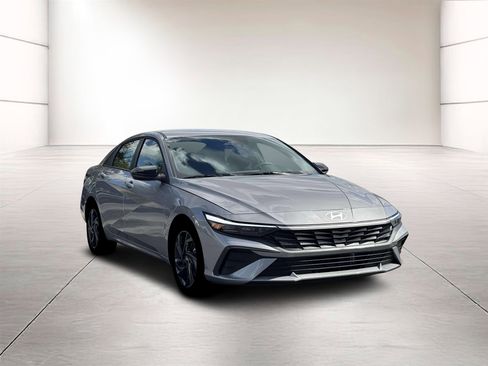 New 2026 Hyundai Elantra Sport image 11