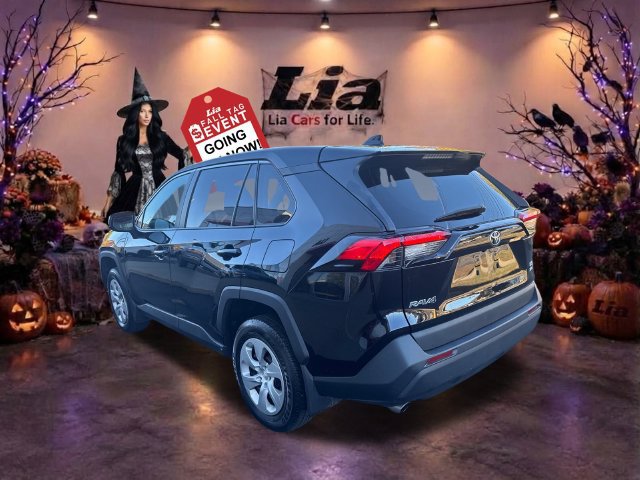 Used 2023 Toyota RAV4 LE AWD/4WD image 5