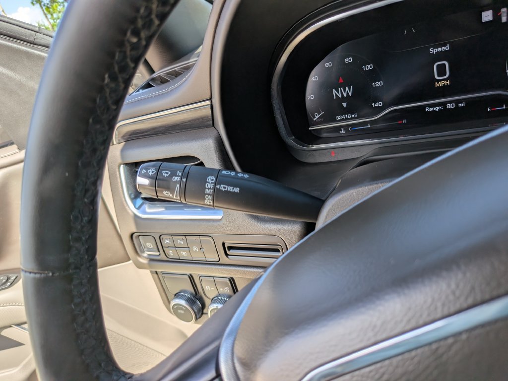 Used 2023 GMC Yukon SLT w/ SLT Premium Package RWD image 36