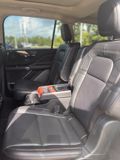 Used 2023 Lincoln Aviator Reserve w/ Equipment Group 201A AWD/4WD image 24