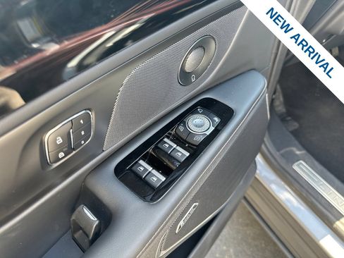 Used 2024 Lincoln Nautilus Reserve w/ Equipment Group 202A AWD/4WD image 19