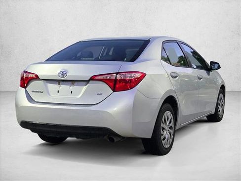 Used 2018 Toyota Corolla LE FWD image 5
