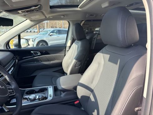 New 2026 Kia Carnival SX Prestige FWD image 31