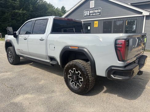 Used 2024 GMC Sierra 2500 AT4X AWD/4WD image 6