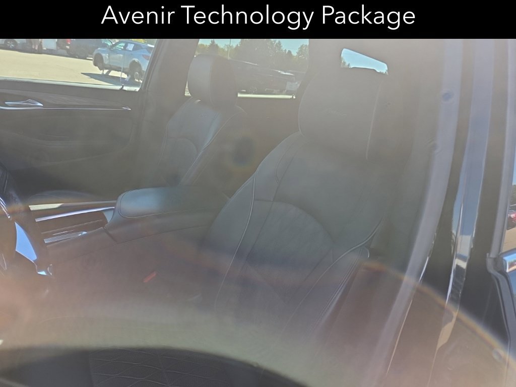 Used 2022 Buick Enclave Avenir w/ Avenir Technology Package AWD/4WD image 13