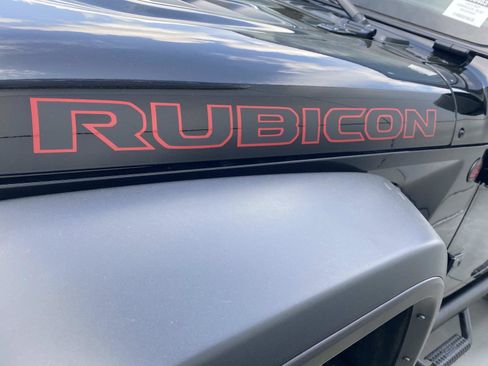 Used 2024 Jeep Wrangler Unlimited Rubicon w/ Technology Group image 9