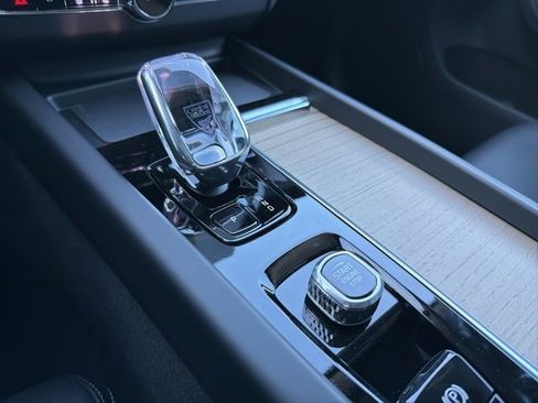New 2026 Volvo XC60 T8 Ultra w/ Protection Package Premier image 17