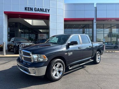 Used 2019 RAM 1500 Classic SLT w/ SLT Plus D←cor Group