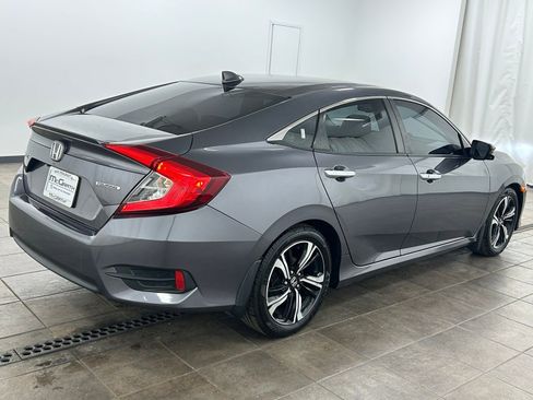 Used 2017 Honda Civic Touring image 5