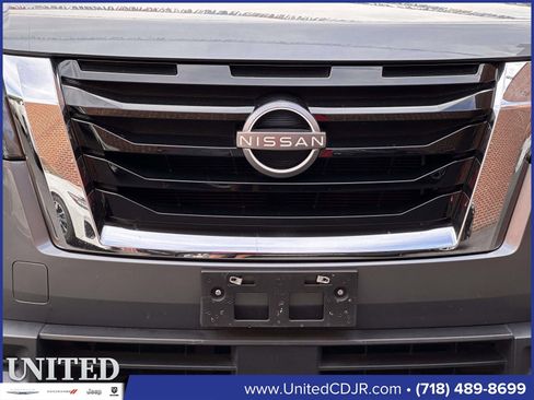 Used 2023 Nissan Pathfinder S image 9