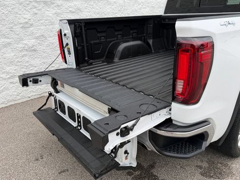 Used 2024 GMC Sierra 1500 SLT w/ SLT Convenience Package AWD/4WD image 15