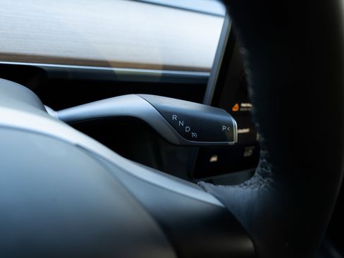 Used 2023 Tesla Model Y Long Range image 23