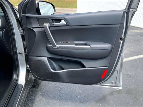 Used 2020 Kia Sportage LX FWD image 20