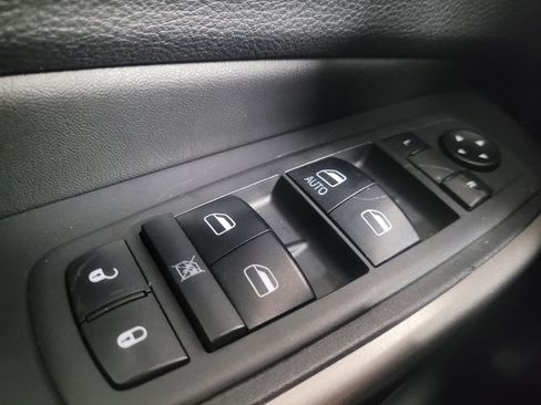 Used 2018 Chevrolet Traverse LT image 27