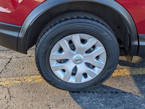 Used 2020 Nissan Rogue Sport S image 22