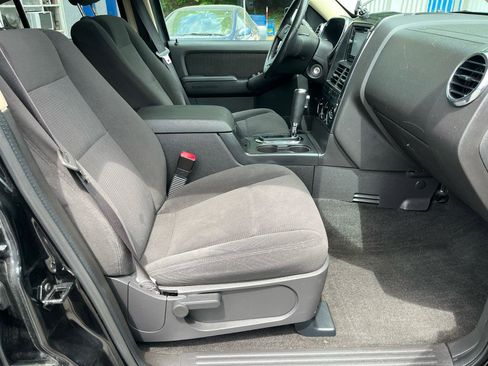 Used 2010 Ford Explorer XLT RWD image 16