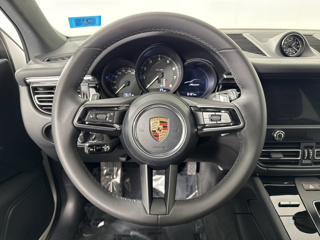 Certified 2026 Porsche Macan AWD/4WD image 35