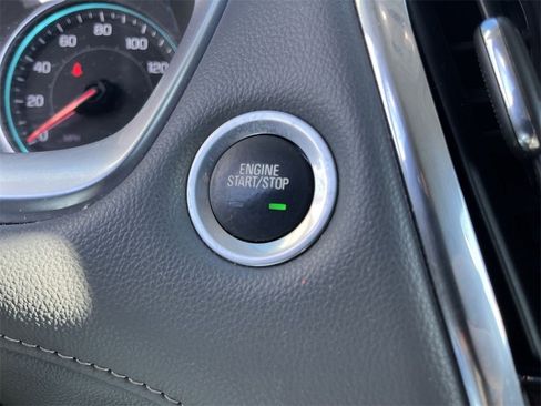 Used 2018 Chevrolet Traverse LT image 16