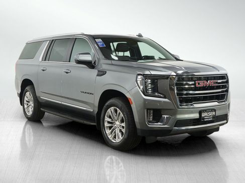 Used 2023 GMC Yukon XL SLT w/ SLT Premium Package image 7