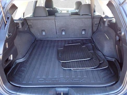 Used 2016 Subaru Outback 2.5i Premium image 8