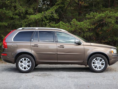 Used 2013 Volvo XC90 3.2 image 2