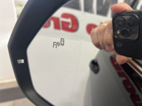 New 2026 Volkswagen Atlas SE image 9