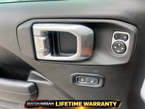 Used 2024 Jeep Wrangler Unlimited w/ Convenience Group AWD/4WD image 12