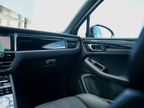 New 2026 Porsche Macan Turbo image 26