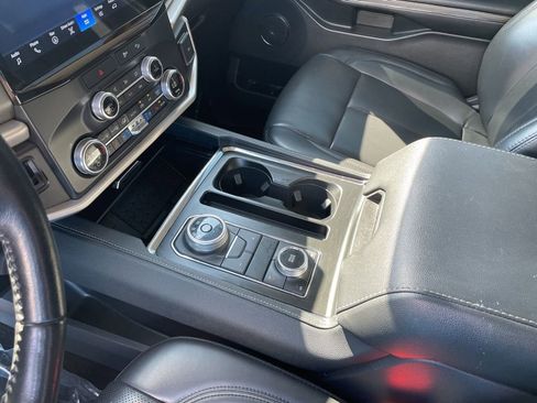 Used 2022 Ford Expedition Max XLT image 21