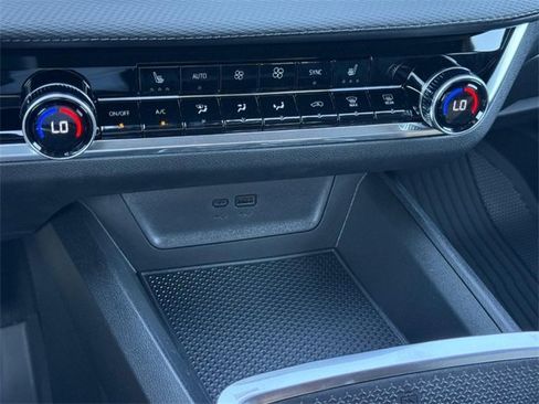 New 2026 Chevrolet Equinox LT w/ Convenience Package II image 13