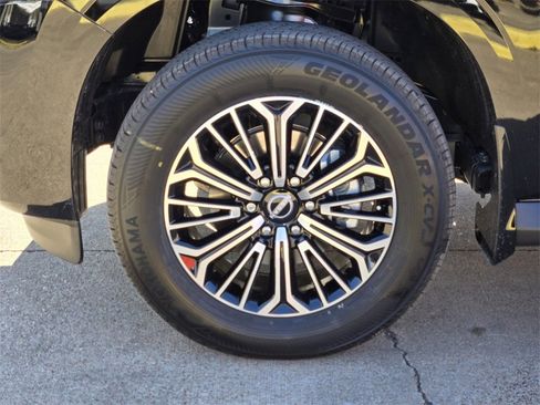 New 2025 Nissan Armada Platinum w/ Convenience Package image 10