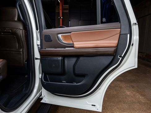 Used 2025 Ford Expedition King Ranch image 41