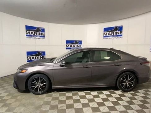 Used 2022 Toyota Camry SE image 7