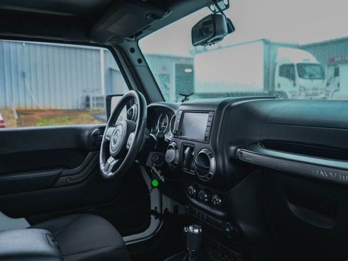 Used 2015 Jeep Wrangler Sport w/ Quick Order Package 24S image 10